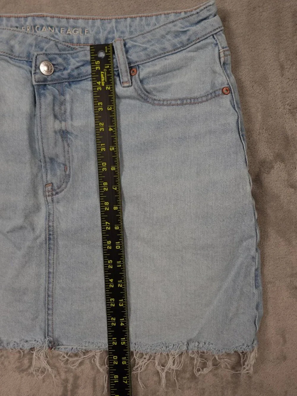 American‎ Eagle Perfect Mini Denim Skirt Women’s Size 16 Light Wash Frayed Hem